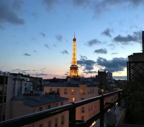 Terrace - Eiffel Tour Vue